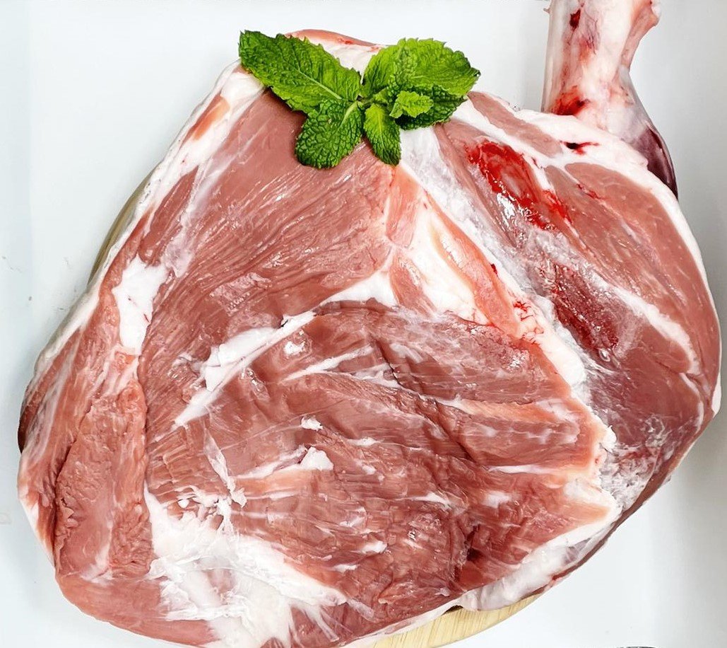 Lamb Shoulder (Approximately 1.6kg)